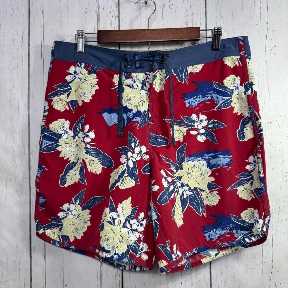 Patagonia Mens Red Floral Board Shorts Swim Trunks Beach Summer Vacation Pockets